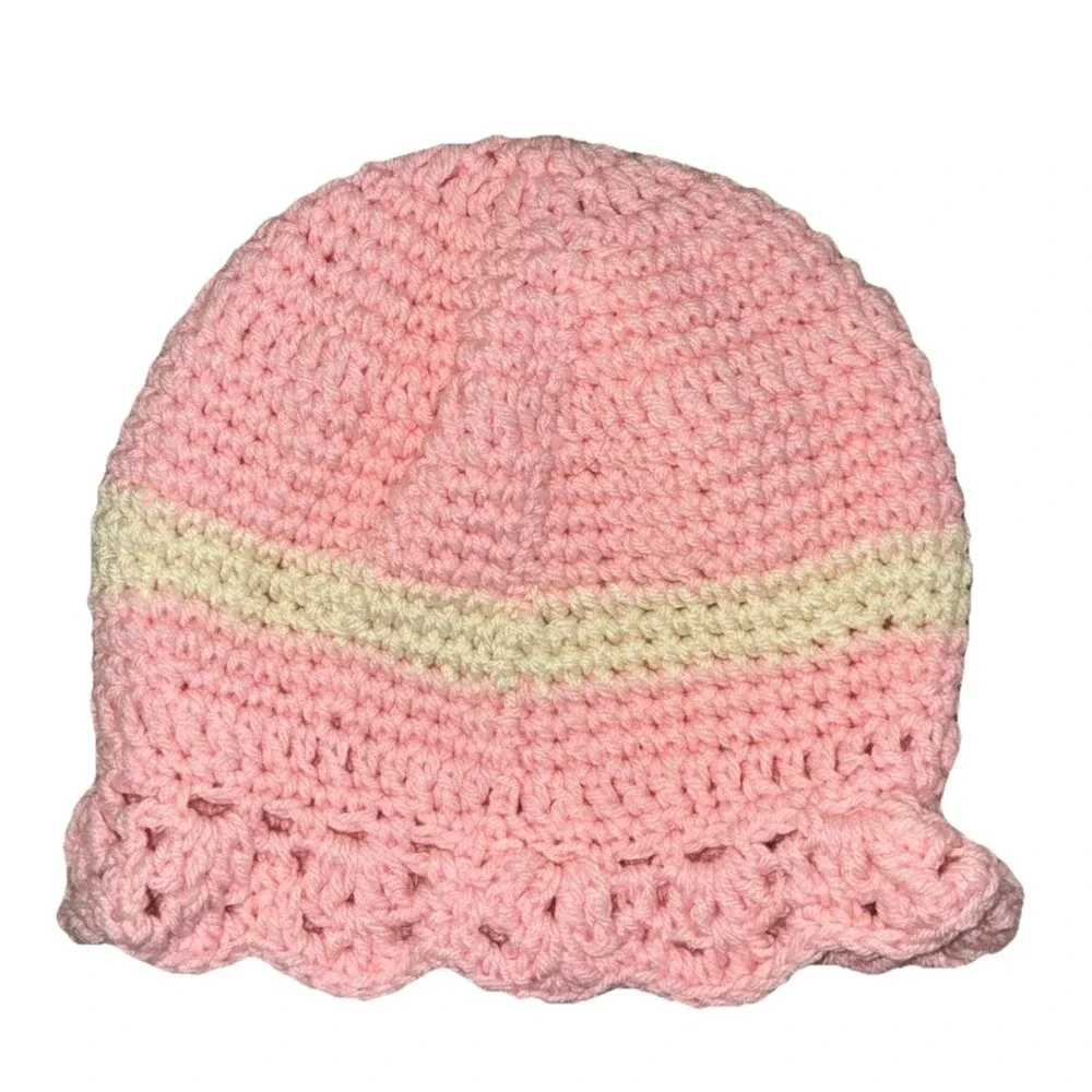Beanie Hat Women's Pink White Crochet Handmade Scalloped Hem One Size NEW‎